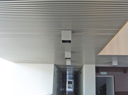 Edificio Nau de oficinas loft en P.I. “Aeropuerto” Manises (Valencia)